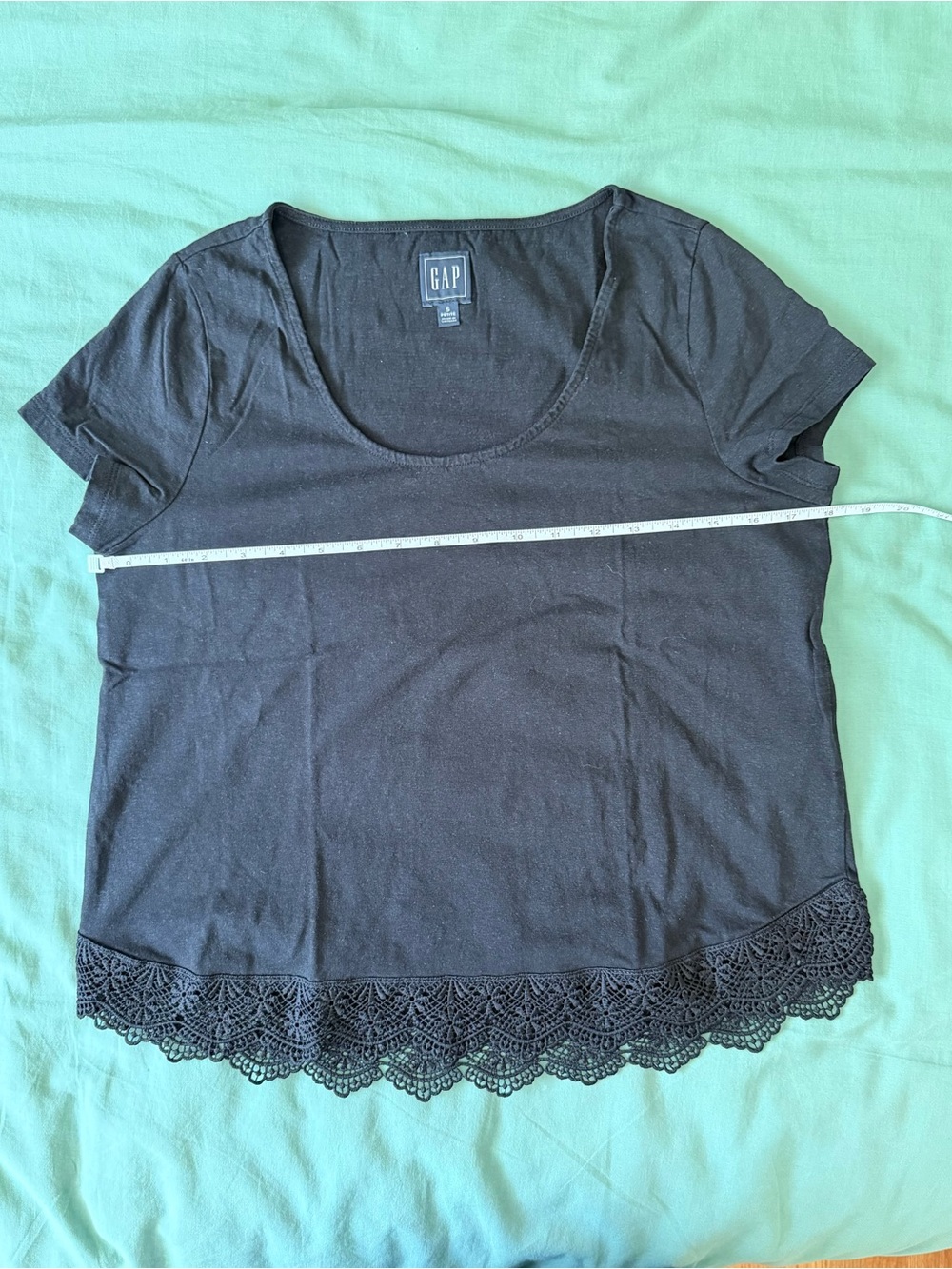 GAP Black Short Sleeve Scoop Neck Tee with Crochet Hem